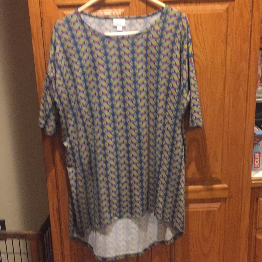 Lularoe Irma tee size small